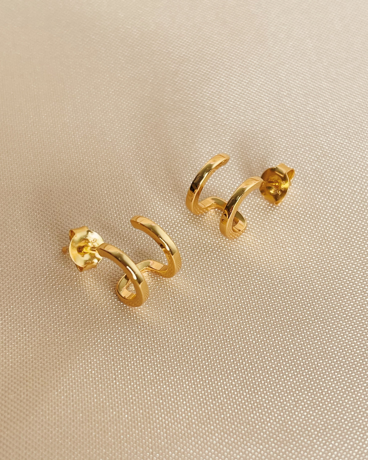 Billie Double Layer Pseudo Stack illusion Huggie Hoop Earrings