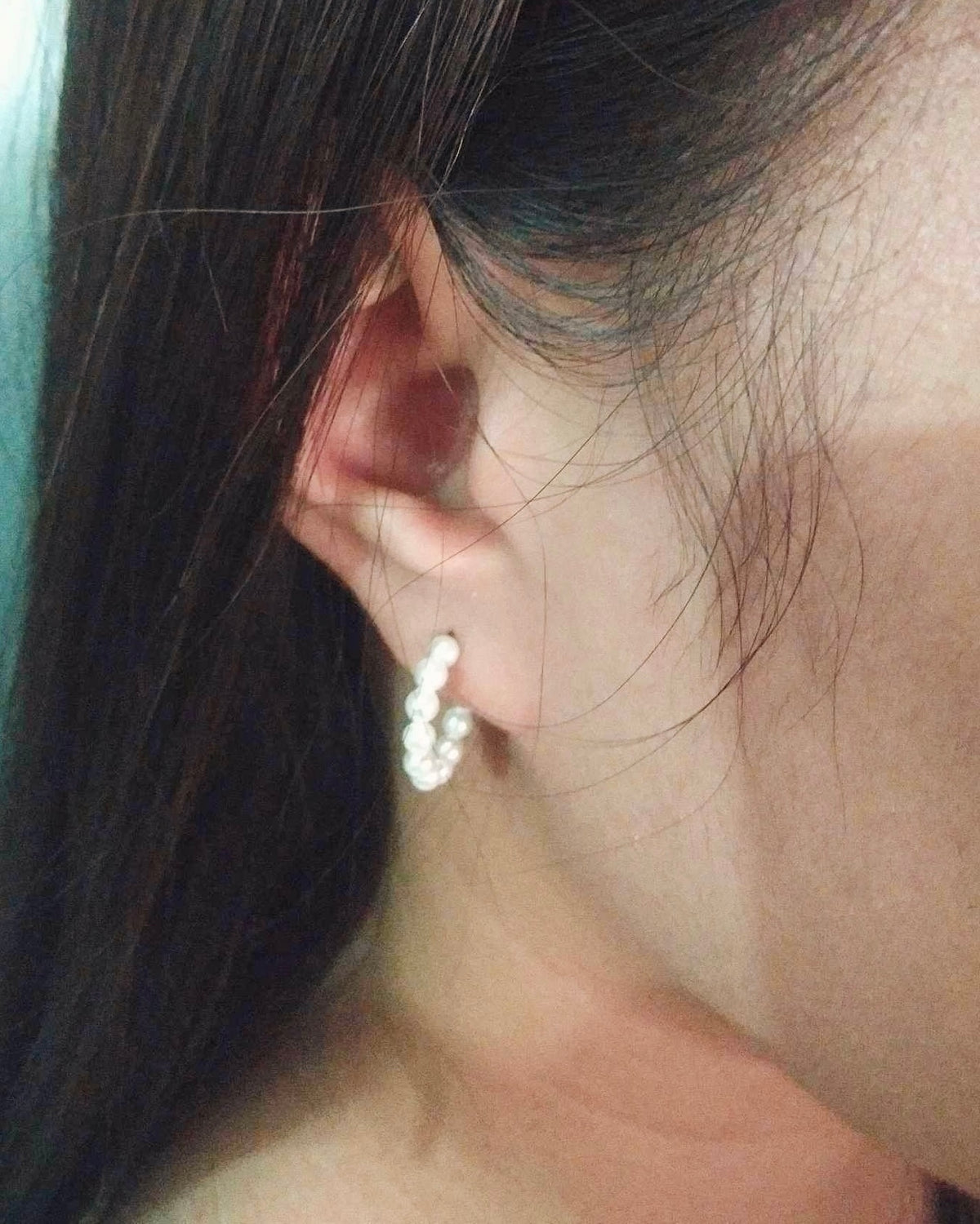 Scarlett Shell Pearl Gold Huggies