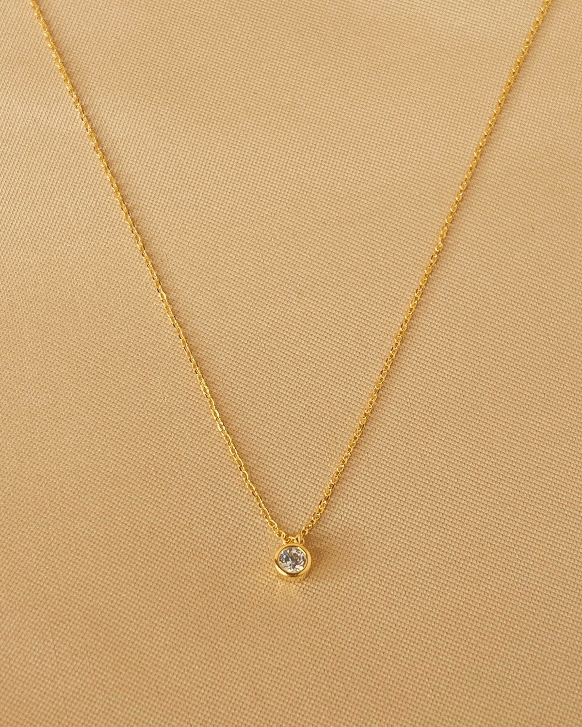 Minimal sale necklace gold